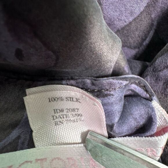 Victoria’s Secret Vintage Silk Slip Floral Women’s Size Medium - Picture 11 of 11